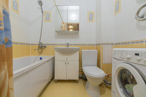 Продам однокомнатную (1-комн.) квартиру, Менделеева б-р, 9к1, Мурино п