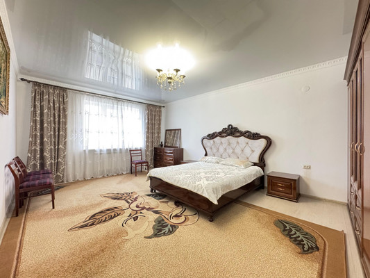 Продам трехкомнатную (3-комн.) квартиру, Ватутина ул, 29БкЖ, Нальчик г