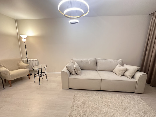 Продам трехкомнатную (3-комн.) квартиру, Кременчугская ул, 7к2, Москва г