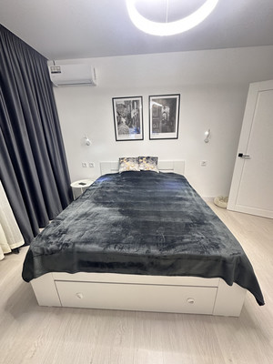 Продам трехкомнатную (3-комн.) квартиру, Кременчугская ул, 7к2, Москва г