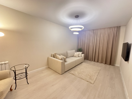 Продам трехкомнатную (3-комн.) квартиру, Кременчугская ул, 7к2, Москва г