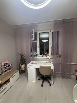 Продам трехкомнатную (3-комн.) квартиру, Кременчугская ул, 7к2, Москва г