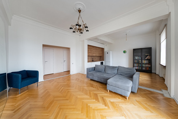 Продам трехкомнатную (3-комн.) квартиру, Садовая-Самотёчная ул, 9, Москва г