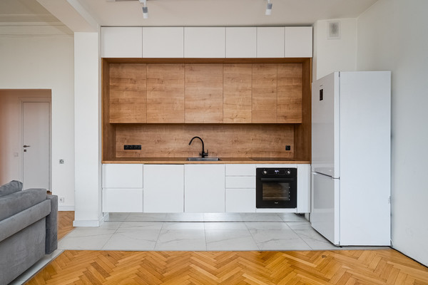 Продам трехкомнатную (3-комн.) квартиру, Садовая-Самотёчная ул, 9, Москва г