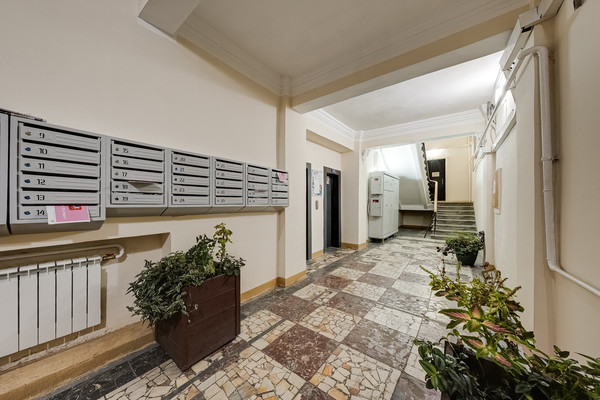 Продам трехкомнатную (3-комн.) квартиру, Садовая-Самотёчная ул, 9, Москва г