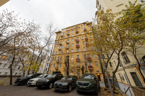 Продам трехкомнатную (3-комн.) квартиру, Садовая-Самотёчная ул, 9, Москва г