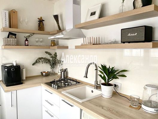 Продам долю в 2-комн. квартире, Славы пр-кт, 37, Санкт-Петербург г