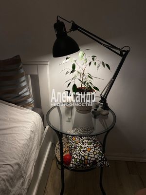 Продам долю в 2-комн. квартире, Славы пр-кт, 37, Санкт-Петербург г