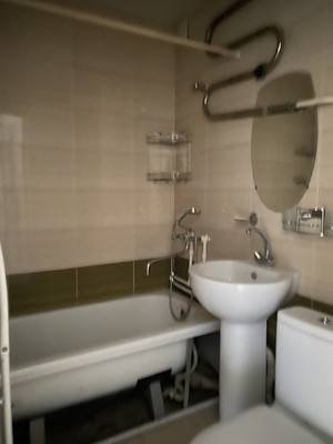 Продам трехкомнатную (3-комн.) квартиру, Ленина пр-кт, 41, Нальчик г