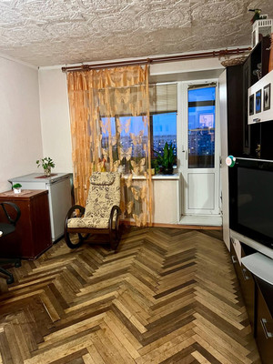 Продам однокомнатную (1-комн.) квартиру, Трудящихся б-р, 35Ак1, Колпино г