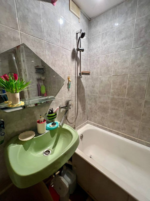 Продам однокомнатную (1-комн.) квартиру, Трудящихся б-р, 35Ак1, Колпино г