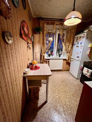 Продам однокомнатную (1-комн.) квартиру, Трудящихся б-р, 35Ак1, Колпино г