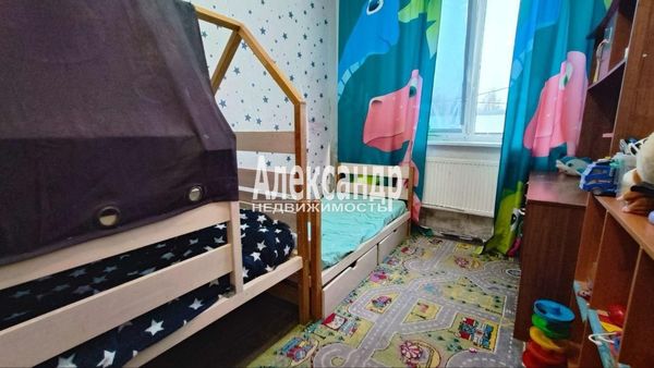 Продам 2-комн. в 10-комн. квартире, На Петро-Славянку дор, 2к3, Петро-Славянка п