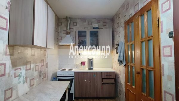 Продам 2-комн. в 10-комн. квартире, На Петро-Славянку дор, 2к3, Петро-Славянка п