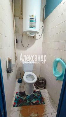 Продам 2-комн. в 10-комн. квартире, На Петро-Славянку дор, 2к3, Петро-Славянка п