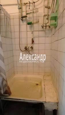 Продам 2-комн. в 10-комн. квартире, На Петро-Славянку дор, 2к3, Петро-Славянка п