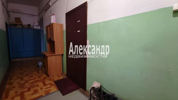 Продам 2-комн. в 10-комн. квартире, На Петро-Славянку дор, 2к3, Петро-Славянка п