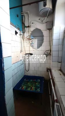 Продам 2-комн. в 10-комн. квартире, На Петро-Славянку дор, 2к3, Петро-Славянка п