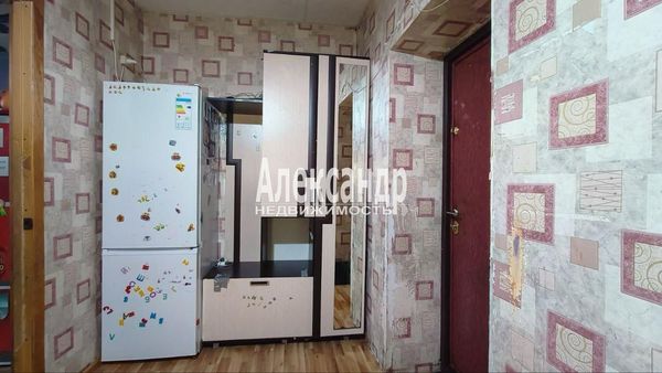 Продам 2-комн. в 10-комн. квартире, На Петро-Славянку дор, 2к3, Петро-Славянка п