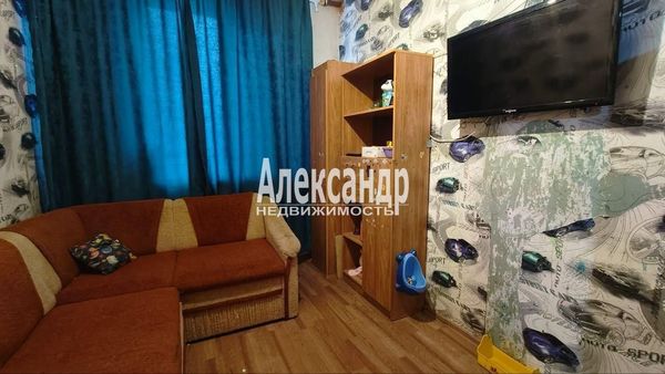 Продам 2-комн. в 10-комн. квартире, На Петро-Славянку дор, 2к3, Петро-Славянка п