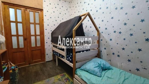 Продам 2-комн. в 10-комн. квартире, На Петро-Славянку дор, 2к3, Петро-Славянка п