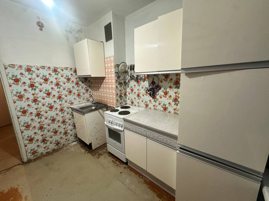 Продам двухкомнатную (2-комн.) квартиру, Капитана Маклакова ул, 4, Мурманск г