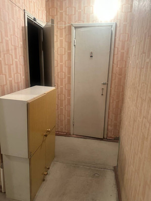 Продам двухкомнатную (2-комн.) квартиру, Капитана Маклакова ул, 4, Мурманск г