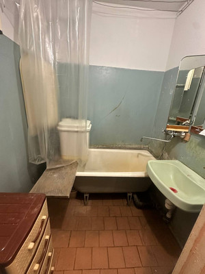 Продам двухкомнатную (2-комн.) квартиру, Капитана Маклакова ул, 4, Мурманск г