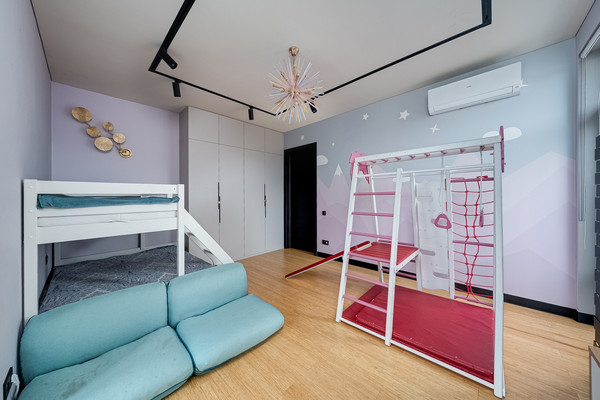 Продам трехкомнатную (3-комн.) квартиру, Санаторная ул, 5А, Марфино с