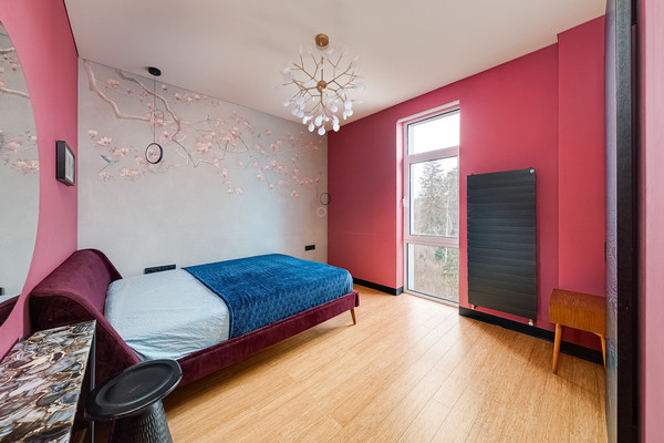 Продам трехкомнатную (3-комн.) квартиру, Санаторная ул, 5А, Марфино с