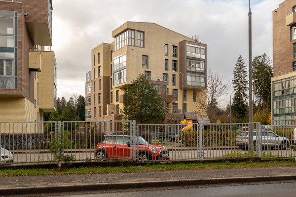 Продам трехкомнатную (3-комн.) квартиру, Санаторная ул, 5А, Марфино с