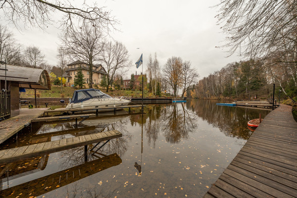 Продам трехкомнатную (3-комн.) квартиру, Санаторная ул, 5А, Марфино с