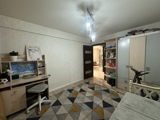 Продам трехкомнатную (3-комн.) квартиру, Баумана ул, 231, Иркутск г