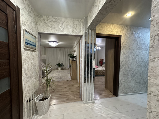 Продам трехкомнатную (3-комн.) квартиру, Баумана ул, 231, Иркутск г