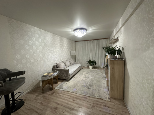 Продам трехкомнатную (3-комн.) квартиру, Баумана ул, 231, Иркутск г