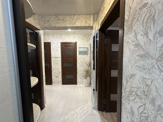 Продам трехкомнатную (3-комн.) квартиру, Баумана ул, 231, Иркутск г