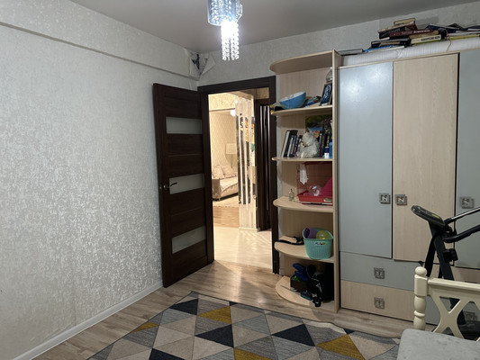 Продам трехкомнатную (3-комн.) квартиру, Баумана ул, 231, Иркутск г