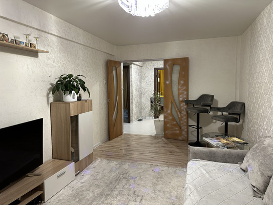 Продам трехкомнатную (3-комн.) квартиру, Баумана ул, 231, Иркутск г