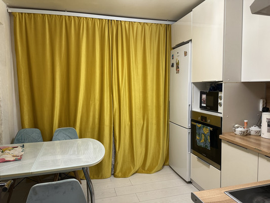 Продам трехкомнатную (3-комн.) квартиру, Баумана ул, 231, Иркутск г