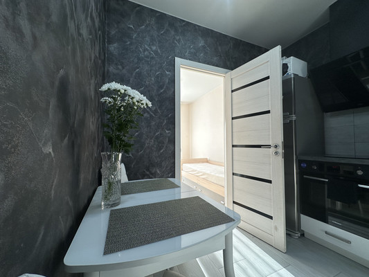 Продам двухкомнатную (2-комн.) квартиру, Лызина ул, 9, Иркутск г