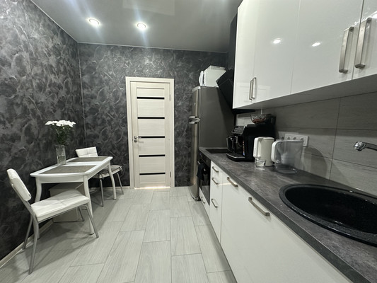 Продам двухкомнатную (2-комн.) квартиру, Лызина ул, 9, Иркутск г