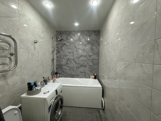 Продам двухкомнатную (2-комн.) квартиру, Лызина ул, 9, Иркутск г