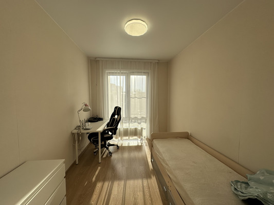 Продам двухкомнатную (2-комн.) квартиру, Лызина ул, 9, Иркутск г