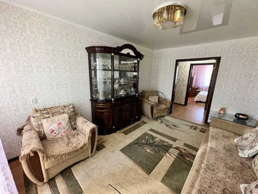 Продам трехкомнатную (3-комн.) квартиру, Гагарина ул, 21кг, Парковый п