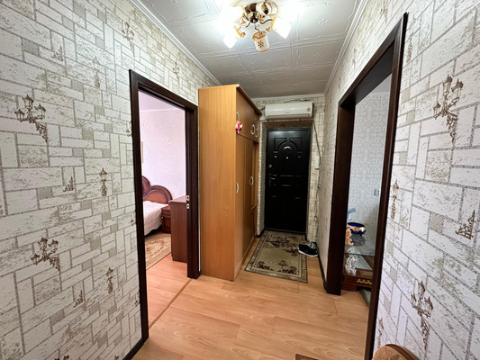 Продам трехкомнатную (3-комн.) квартиру, Гагарина ул, 21кг, Парковый п