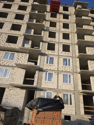 Продам двухкомнатную (2-комн.) квартиру (долевое), Подполковника Емельянова ул, Калининград г