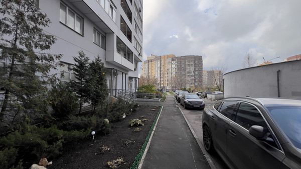 Продам многокомнатную квартиру, Истринская ул, 8к3, Москва г