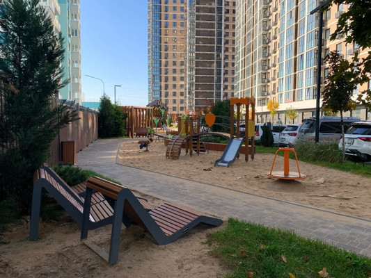 Продам трехкомнатную (3-комн.) квартиру, Автолюбителей ул, 1Г, Краснодар г