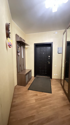 Продам трехкомнатную (3-комн.) квартиру, Парковая ул, 20к2, Санкт-Петербург г