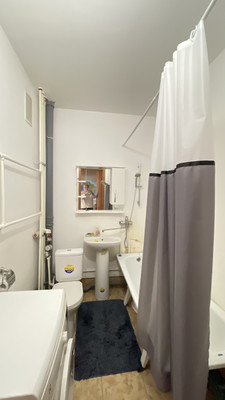 Продам трехкомнатную (3-комн.) квартиру, Парковая ул, 20к2, Санкт-Петербург г